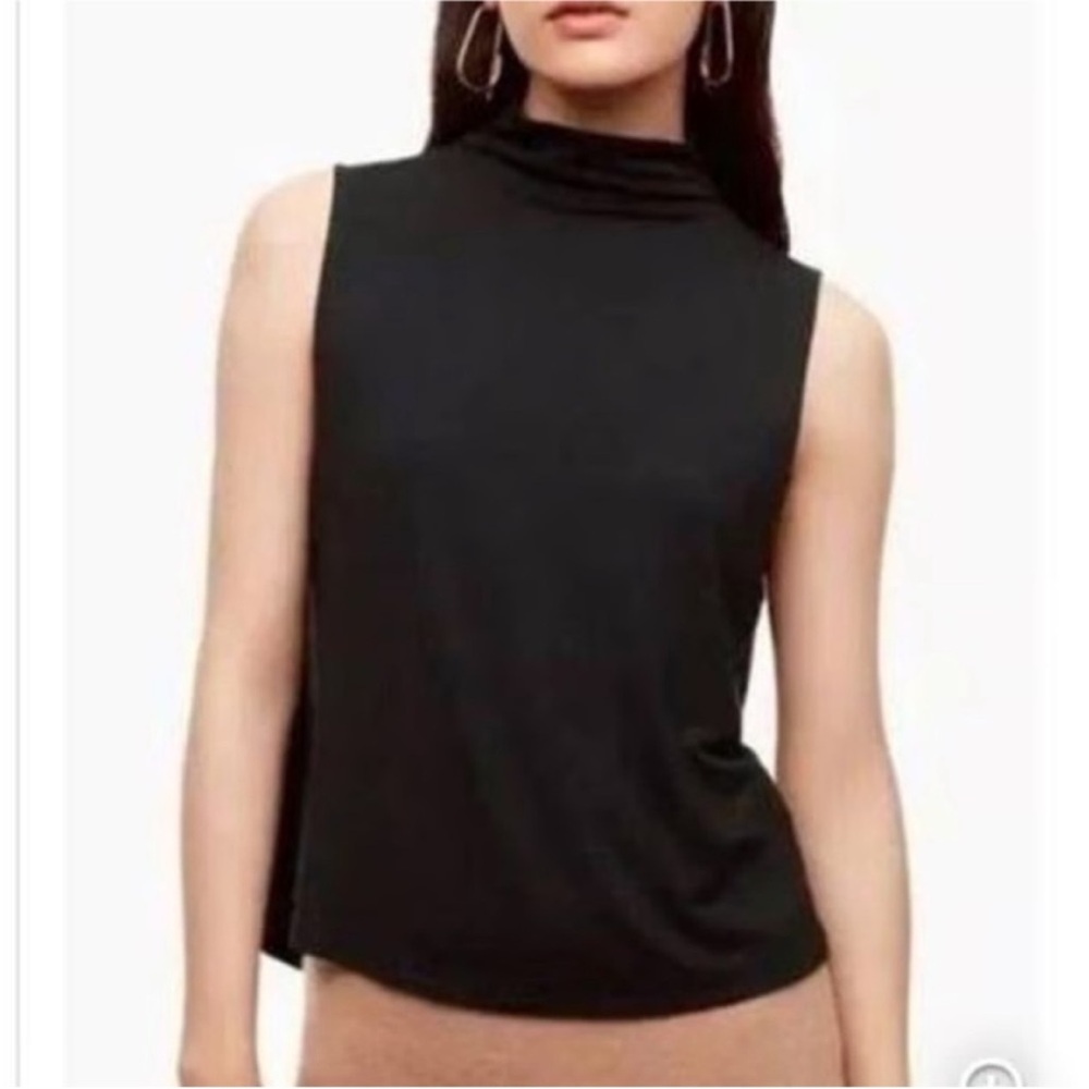 EUC aritzia Babaton mockneck top
Size small
